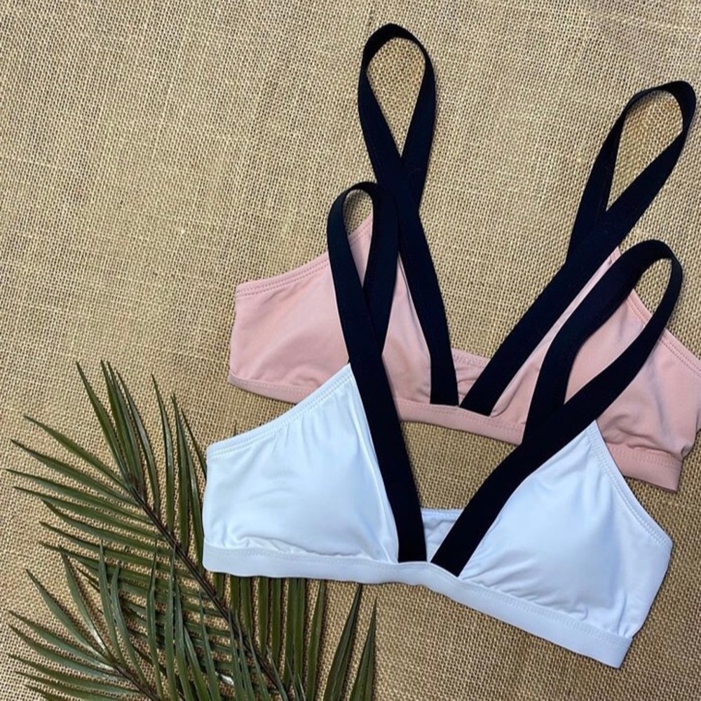 Black and White V Neck Triangle Bikini Set - Picture 5 of 10
